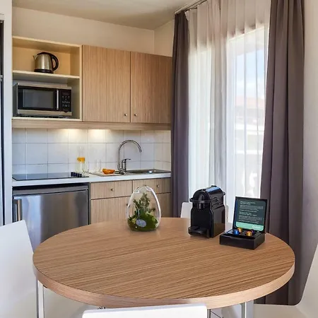 Adagio Access Magnan Апарт-отель 2*